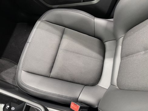 Certified 2025 Porsche Macan image 52