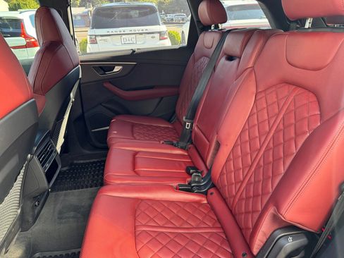 Used 2025 Audi SQ7 Prestige AWD/4WD image 5