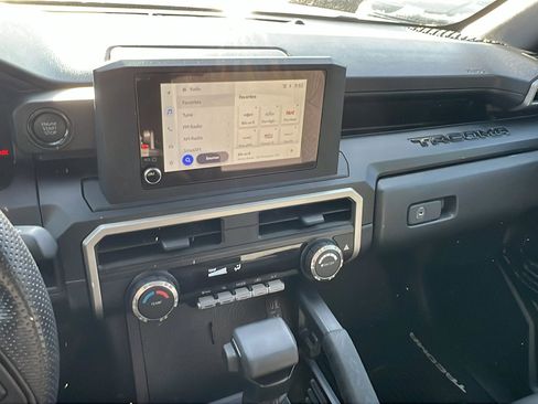 Used 2025 Toyota Tacoma SR image 30