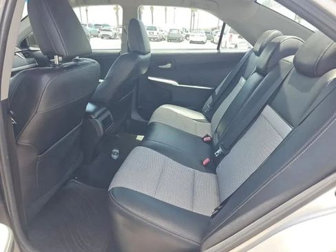 Used 2012 Toyota Camry SE FWD image 9