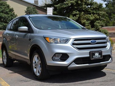 Used 2017 Ford Escape SE image 6