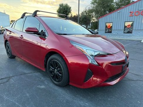 Used 2017 Toyota Prius Three w/ Carpet Mat Package FWD image 2