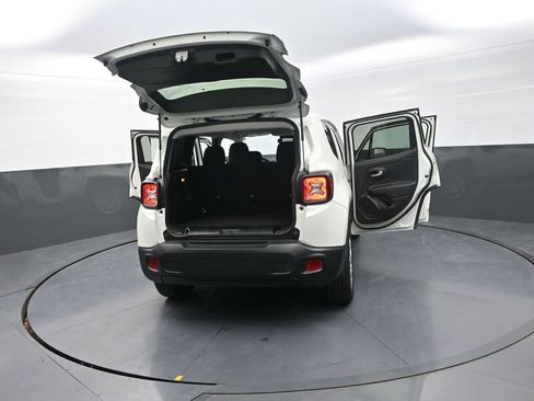 Used 2023 Jeep Renegade Latitude AWD/4WD image 36