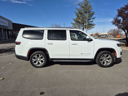 Used 2022 Jeep Wagoneer Series II image 8