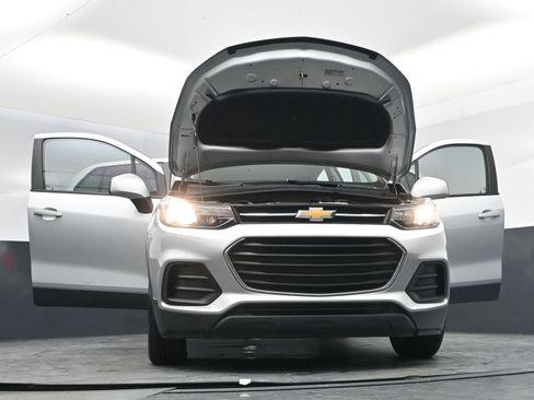Used 2020 Chevrolet Trax LS w/ Tint and Cruise Package image 22