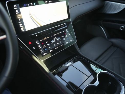 Used 2023 Maserati Grecale Modena image 28