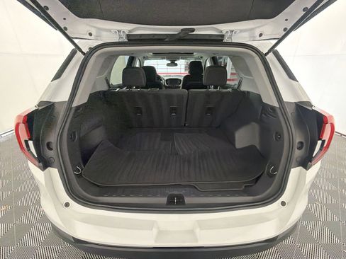 Used 2022 GMC Terrain SLE w/ Driver Convenience Package image 26