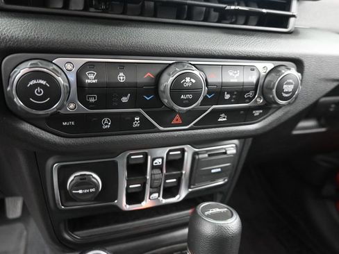 Used 2024 Jeep Gladiator Sport AWD/4WD image 20