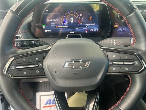 Used 2026 Chevrolet Traverse RS FWD image 24
