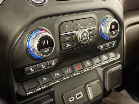 Used 2021 GMC Sierra 1500 Denali w/ Denali Ultimate Package AWD/4WD image 16