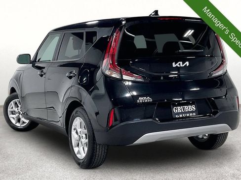 Used 2025 Kia Soul LX w/ LX Technology Package FWD image 15