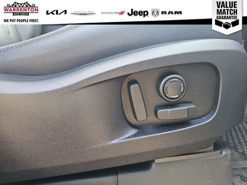 Used 2020 Land Rover Defender 110 SE AWD/4WD image 32
