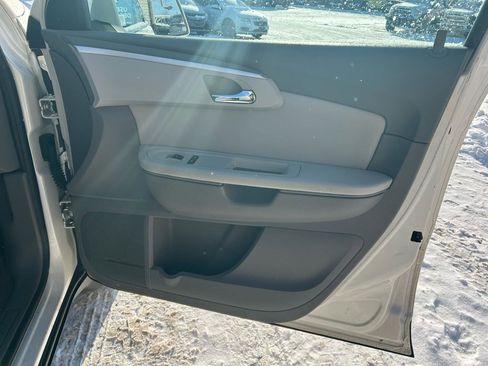 Used 2012 Chevrolet Traverse LT image 15