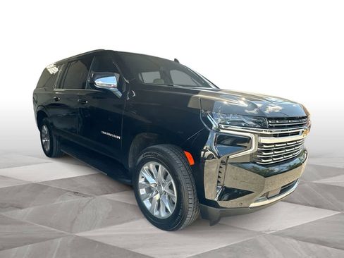 Used 2024 Chevrolet Suburban Premier RWD image 2