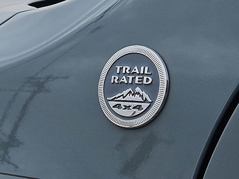Used 2017 Jeep Renegade Trailhawk AWD/4WD image 11