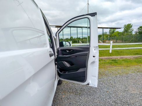 Used 2022 Mercedes-Benz Metris image 18