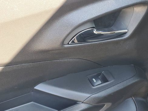 Used 2024 Chevrolet Trax LT image 44