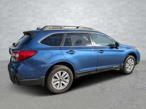 Used 2019 Subaru Outback 2.5i Premium image 5