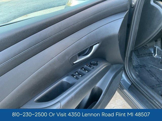 Used 2025 Hyundai Tucson SEL AWD/4WD image 16