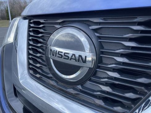 Used 2018 Nissan Rogue SV image 30