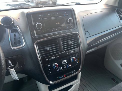 Used 2015 Dodge Grand Caravan SE w/ Quick Order Package 29E SE FWD image 11