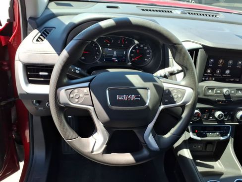 Used 2023 GMC Terrain SLE w/ Driver Convenience Package FWD image 7