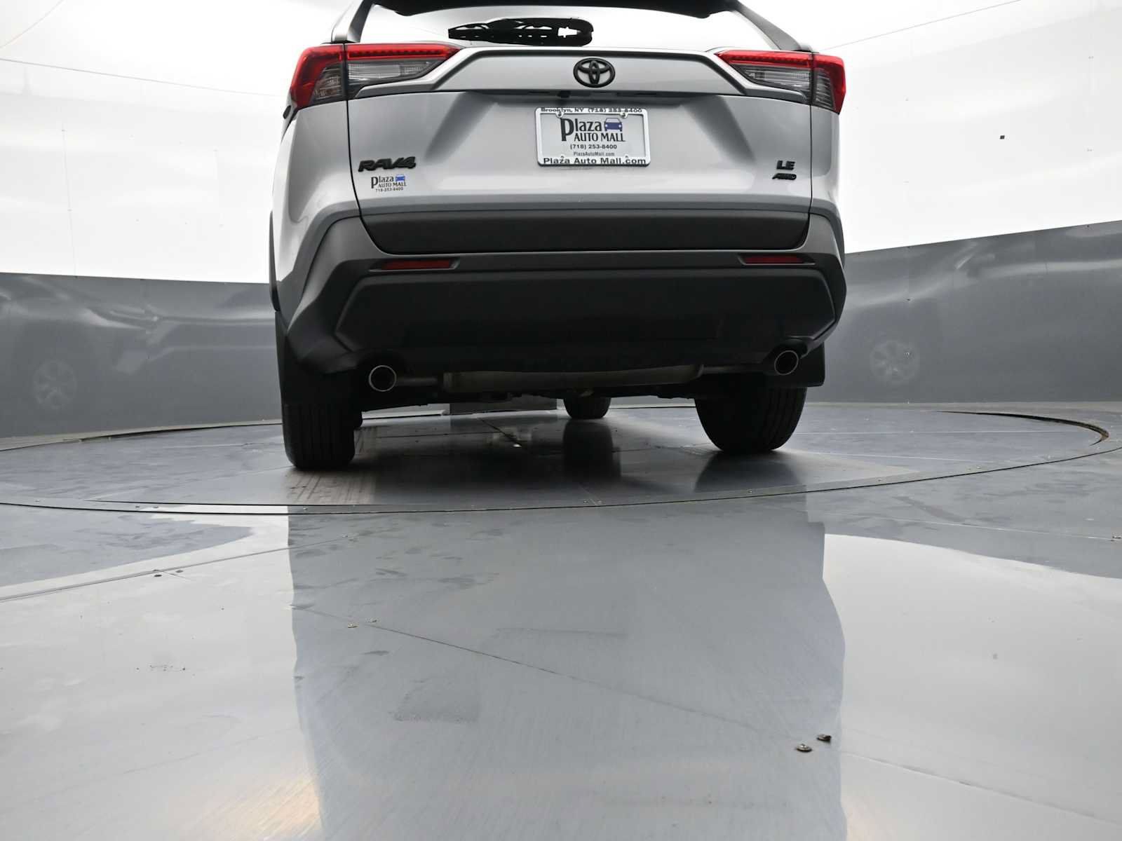 Certified 2023 Toyota RAV4 LE AWD/4WD image 29
