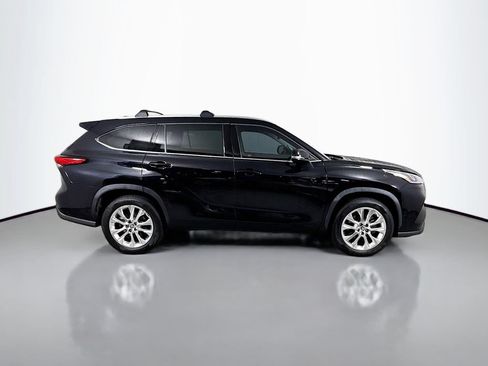 Used 2020 Toyota Highlander Limited FWD image 4