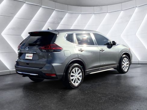 Used 2019 Nissan Rogue S image 4