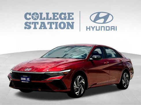 Used 2025 Hyundai Elantra Sport FWD image 6