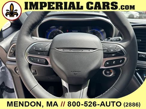 New 2027 Chrysler Pacifica Select AWD/4WD image 26