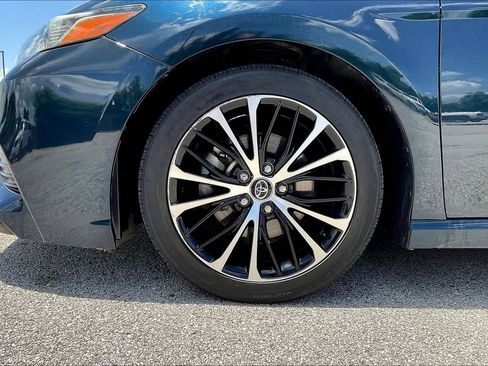 Used 2019 Toyota Camry SE FWD image 27