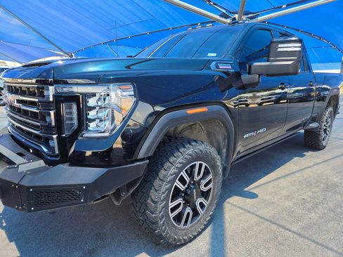 Used 2023 GMC Sierra 2500 AT4 w/ AT4 Preferred Package AWD/4WD image 1