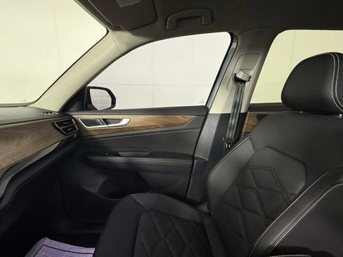 Used 2024 Volkswagen Atlas SE FWD image 22