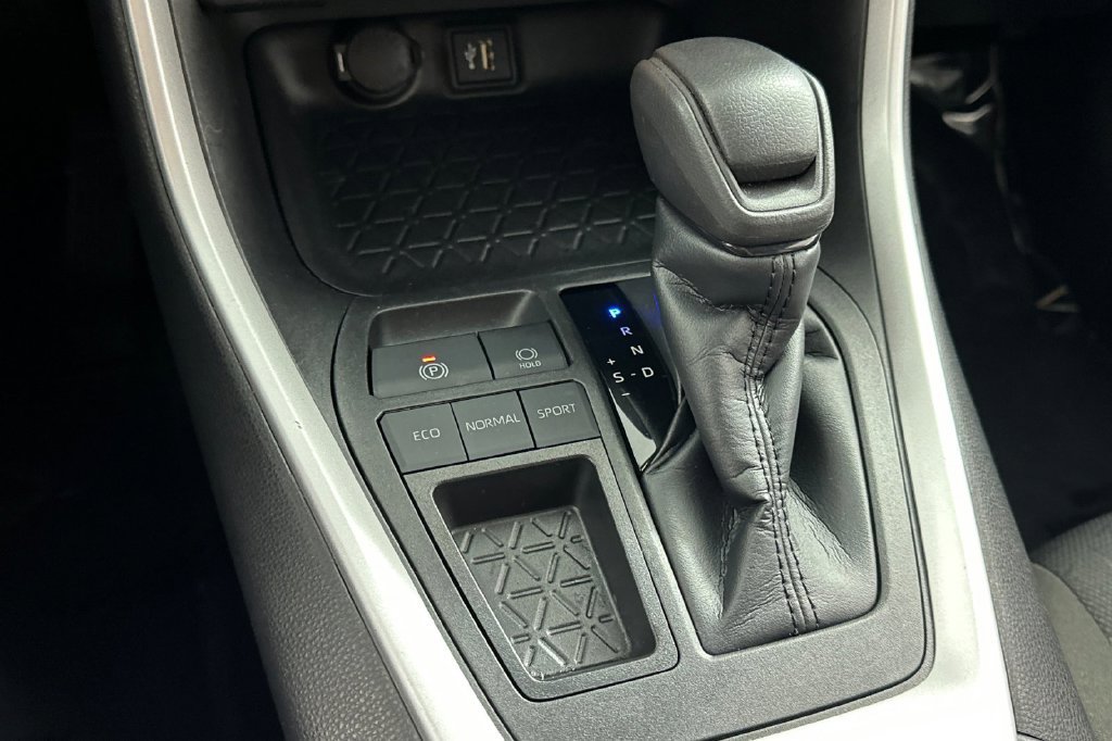 Used 2023 Toyota RAV4 XLE FWD image 24
