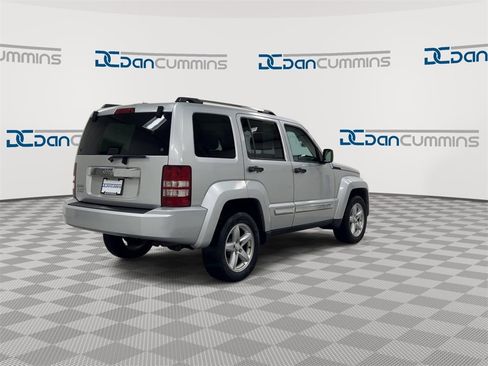 Used 2010 Jeep Liberty Limited image 8