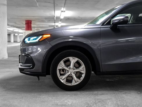 Certified 2025 Honda HR-V LX image 14