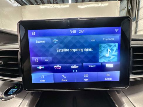 Used 2021 Ford Explorer XLT w/ Equipment Group 202A image 12