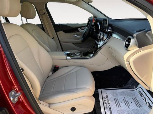 Used 2019 Mercedes-Benz GLC 300 4MATIC image 16