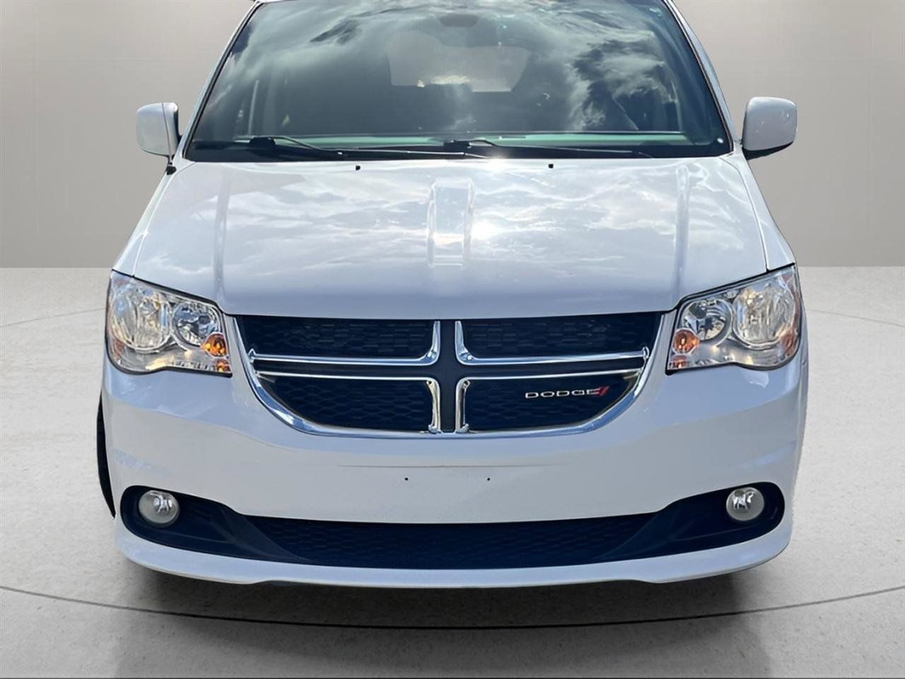 Used 2020 Dodge Grand Caravan SXT FWD image 5