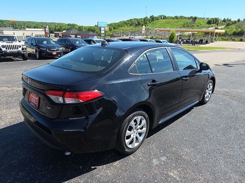 Used 2024 Toyota Corolla LE FWD image 8