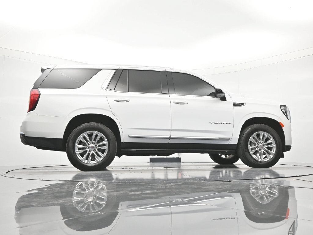 Used 2024 GMC Yukon SLT w/ SLT Luxury Package AWD/4WD image 42