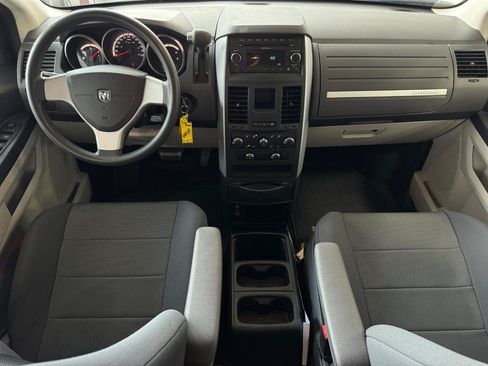 Used 2009 Dodge Grand Caravan SE w/ Climate Group FWD image 4