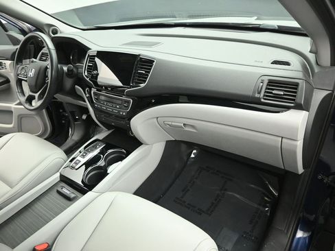 Used 2020 Honda Pilot Touring image 30