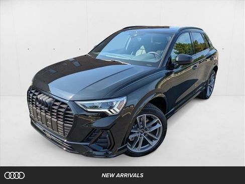 Used 2025 Audi Q3 2.0T Premium w/ Convenience Package image 1