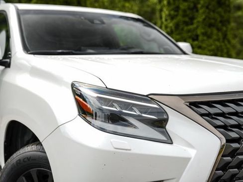 Used 2022 Lexus GX 460 w/ Black Line Special Edition AWD/4WD image 8