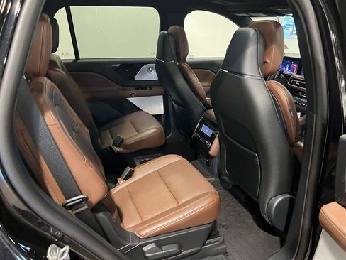Used 2025 Lincoln Aviator Reserve w/ Luxury Package AWD/4WD image 44