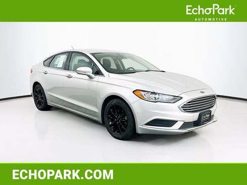 Used 2017 Ford Fusion SE image 1