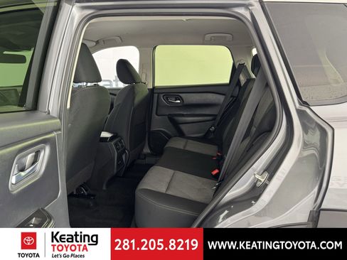 Used 2024 Nissan Rogue SV image 14