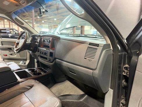 Used 2006 Dodge Ram 2500 Truck SLT w/ Quad Cab Big Horn Value Group image 17